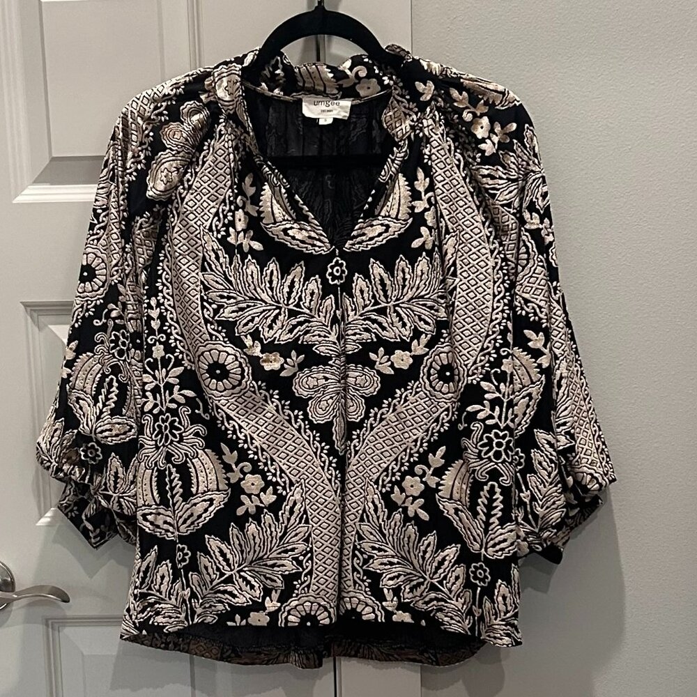 Umgee Damask Velvet V-neck Blouse